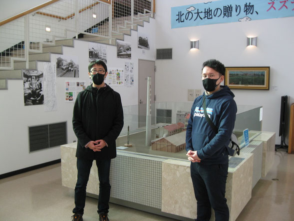 写真右側：Sさん、左側：Tさん