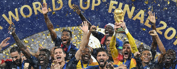 15/07/2018 - Moscou Russie - Les joueurs français célèbrent leur victoire face à la Croatie en finale de Coupe du monde 2018 au stade Loujniki ; Photo Franck FIFE/AFP
