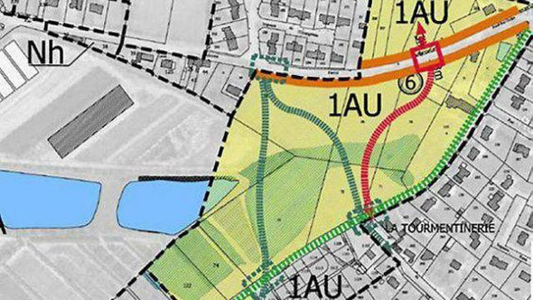 En rouge, une nouvelle voie structurante traversera le futur quartier (en jaune), de la rue Julienne-David à la rue de la Tourmentinerie. En vert, la continuité des liaisons douces. En orange, un traitement urbain d'entrée d'agglomération, rue Julienne-Da