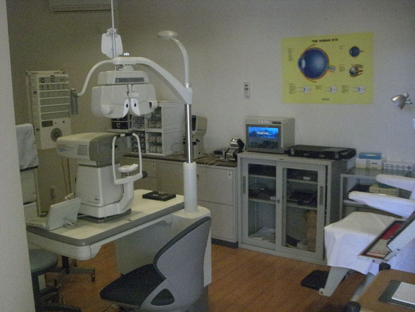 最先端をいく視力検査機設置しています。