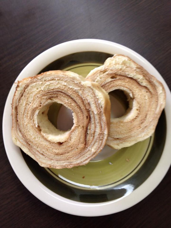 焼きあがったバウムクーヘン