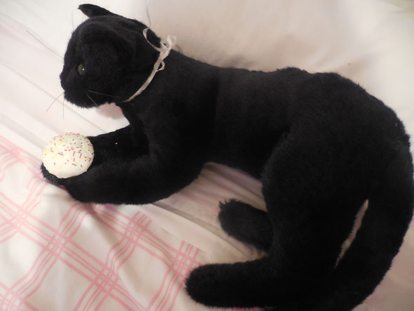 Anti-Katzen-Vermiss-Katze (mit Muffin) Wusstet ihr dass schwarze Katzen hier als Glücksbringer gelten?!