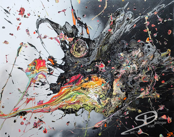 Sarah Esslinger-Dahlmann, überleben, Oktober 2024, 100 x 80 cm, Acrylfarbe, Mischtechnik auf Leinwand, abstraktes, kraftvolles, farbintensives Werk, überwiegend schwarz und grau als Gegenpart ein Regenbogen aus Farbe