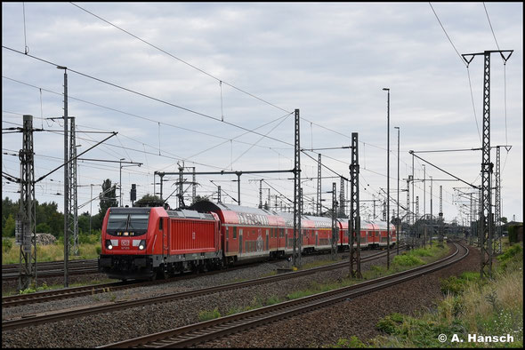 147 010-3 fährt ihren RE vor Abfahrt in Richtung Bw Luth. Wittenberg. Dort wird der Zug restauriert. So gesehen am 05.08.2023