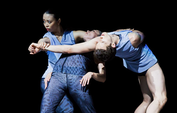 Staatstheater Gießen CAUSA FORMALIS - Foto von Rolf K. Wegst