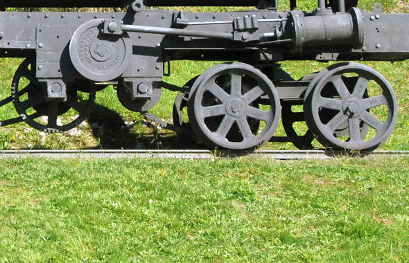 Details of the chain-drive mechanism to front and rear wheels on the Davidson Bush Locomotive