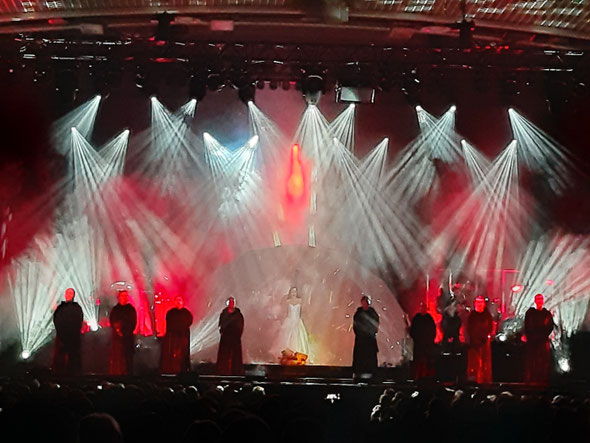Gregorian live