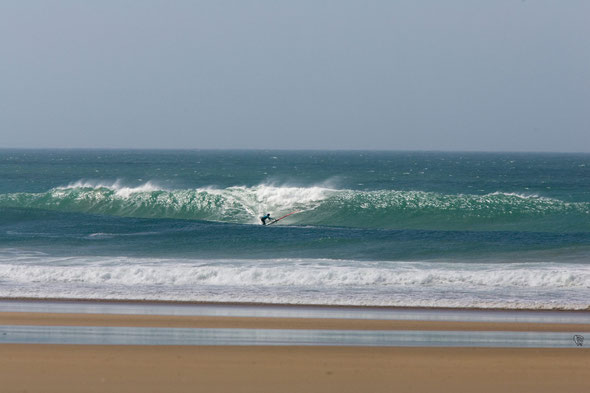 Sud 1à à 20 noeuds, 2,5m 13s et coef de 100 marée basse.Photo Pascal Bulot.