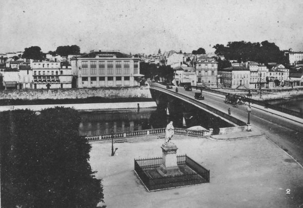 Saint-Lô : pont de l'Amiral Merveilleux du Vignaux  (près de la gare)