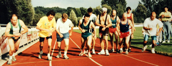 Vereinsmeisterschaften 1997 in Zusmarshausen.  Von links: Rainer Hintschich, Markus Sailer, Karl Sendlinger, Robert Wengenmeier, Mario Steinbach, Günther Starzetz, Franz Herzgsell, Alfred Baumeister, Christian Groß, Bernhard Schaller.