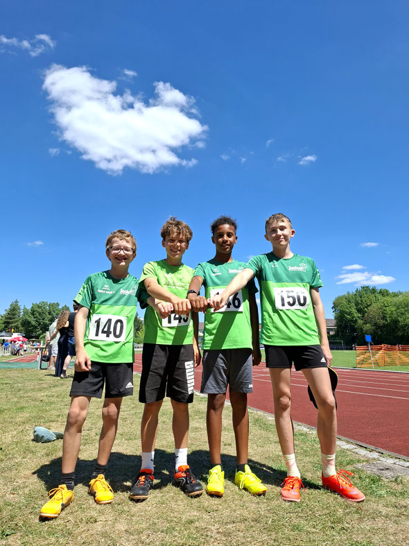 Schnelle U14-Staffel mit Jakob Engel, Theo Maier, Blazko Ramm und Oliver Tallig