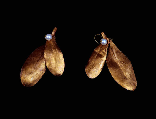 Misteltoe leaf earrings, gilded copper and pearls