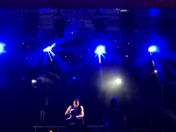 Kilez More beim Videodreh von "Friedensbewegung"