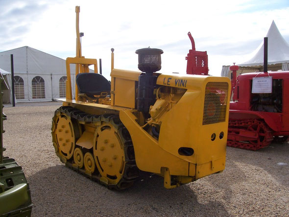 Tracteur Le Vini exposé par l'association LOU R.E.C à Dionysud de Béziers en 2006