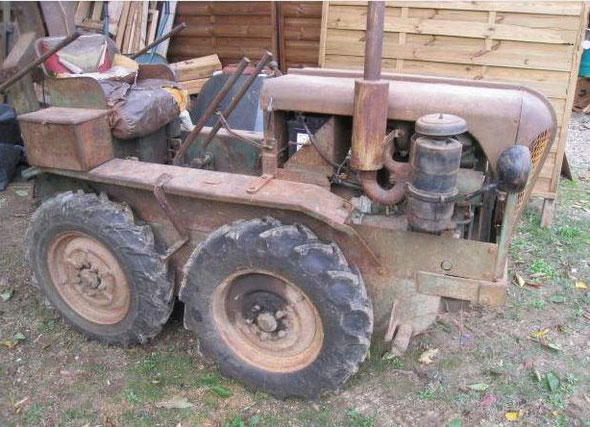 Tracteur Rouquier sur "Le bon coin" dont le propriétaire cherche le logo "Rouquier"