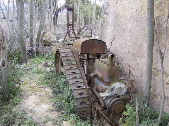 Tracteur Vidal à moteur Renault