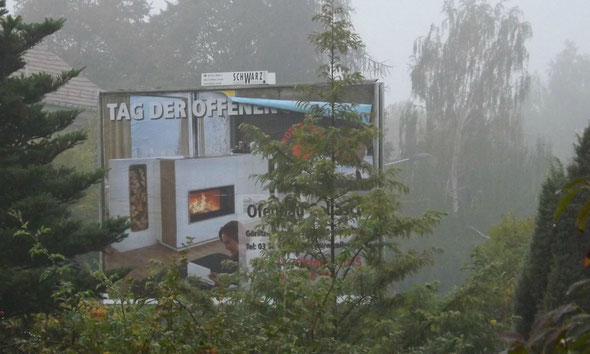 Oktoberwerbung: du bist eingeladen zum Tag der offenen Ofentür.