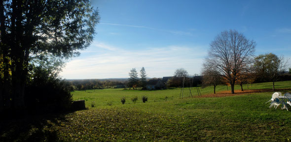 Vue exceptionnelle sur les collines de Dordogne jusqu'à Domme.
