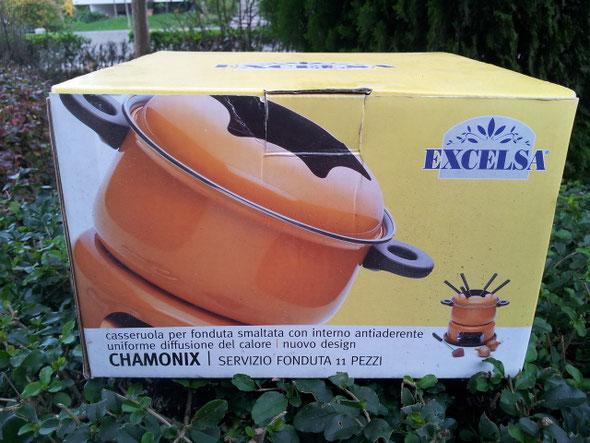Casseruola per fonduta smaltata con interno antiaderente uniforme diffusione calore.  Servizio da 11 pezzi.  A 60 euro comprese spese di spedizione.