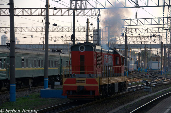 TschM 33-897 in Moskva Kiewer Bahnhof / Киевский вокзал (21. Mai 2012)