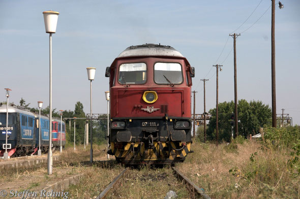 .... wie ich schon vermutete ist 07 111.8, der Balgarski Darschawni Schelesnizi, die Zuglok für den Orient Express nach Ruse ....