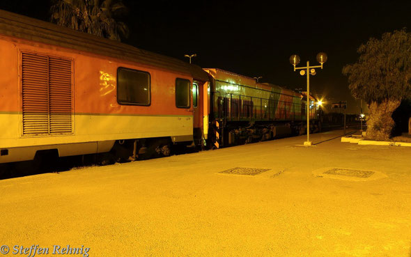  DH 416 mit Hotelzug AM Oujda (21.10) - Fes (2.40-3.00) - Casablanca (7.15) in OUJDA (18.4. 2014)