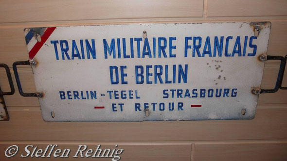 Militärzug - Db 1040/1041 Berlin-Tegel - Marienborn - Helmstedt - Kehl - Strasbourg - Nancy - Paris-Est. Zug des französischen Militärtransportchors TMFB (ca.1990)