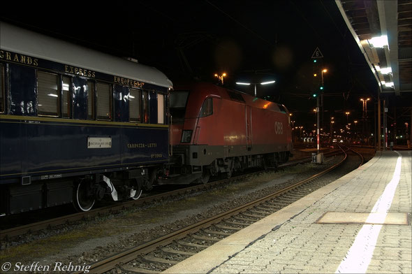 "Ausfahrt Frei" für den Orient Express in Würzburg Hbf