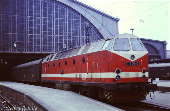 BR 119 179-0 vom Bw Probstzella am E 807 Leipzig - Gera - Saalfeld in Leipzig Hbf (1985)