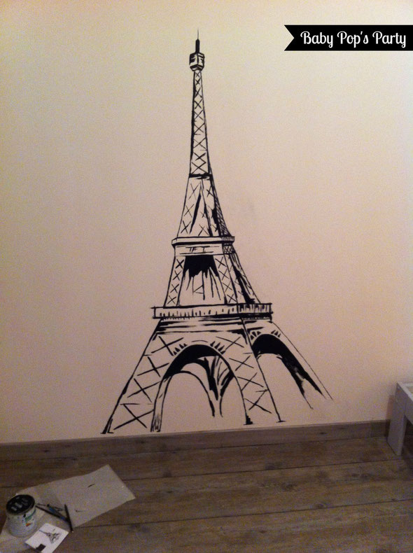 décoration chambre enfant bébé room children tour eiffel tower torre noir blanc black white dessin draw pain peinture mur wall bordeaux