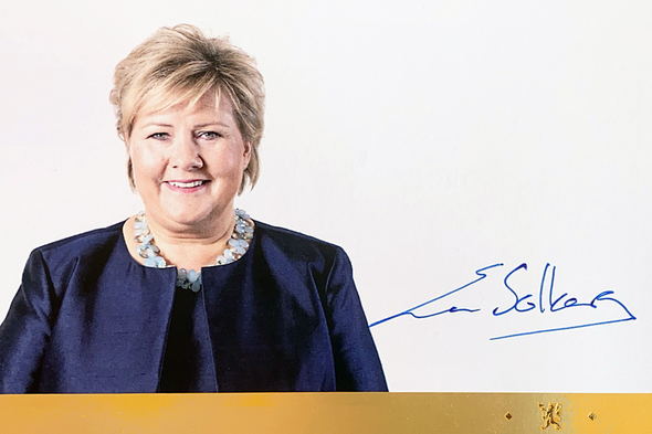 Autograph Erna Solberg Autogramm