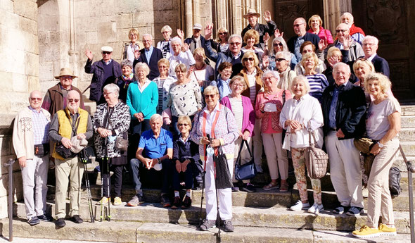 Die Gruppe des GHV auf den Stufen des Regensburger Doms. Fotos: Werner Echle