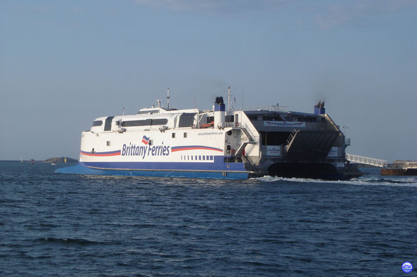 Normandie Express à Cherbourg. Départ de 20h45 (© lebateaublog 2013)