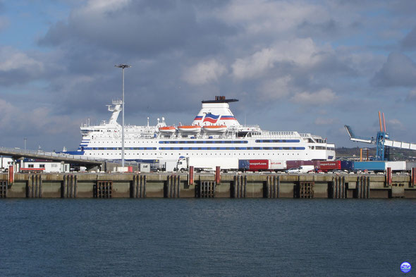 Bretagne au poste 2 de Cherbourg (© lebateaublog 2013)