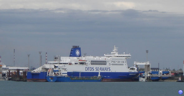 Dunkerque Seaways en escale longue à Dunkerque (© lebateaublog 2012)