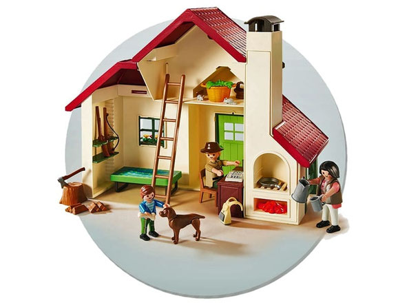 Die Besonderheit im Playmobil Paket 6811 ist eine Schaukel an einem Baum damit das Kind schaukeln kann.