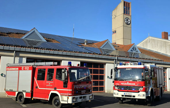 Übergabe des Hilfeleistungslöschgruppenfahrzeuges (rechts)