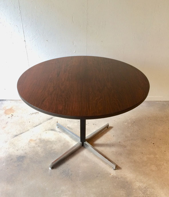 table monte-baisse, table vintage, table noyer, table ronde, table ajustable, table modulable, osvaldo borsani