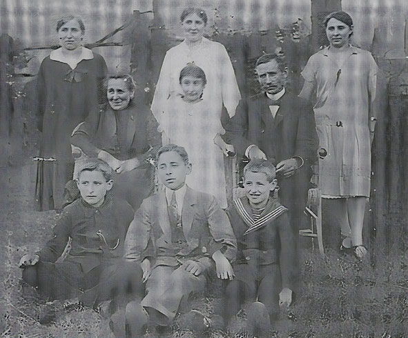 Die Familie des Schneiders Joseph Vollmer jr. aus Niederbremscheid