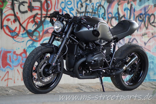 MS StreetParts BMW R nineT Umbau kurzes Heck Cafe Racer Shorty customize modify Wenzenbach Regensburg matt Alcantara kurzer Auspuff schwarzer Krümmer