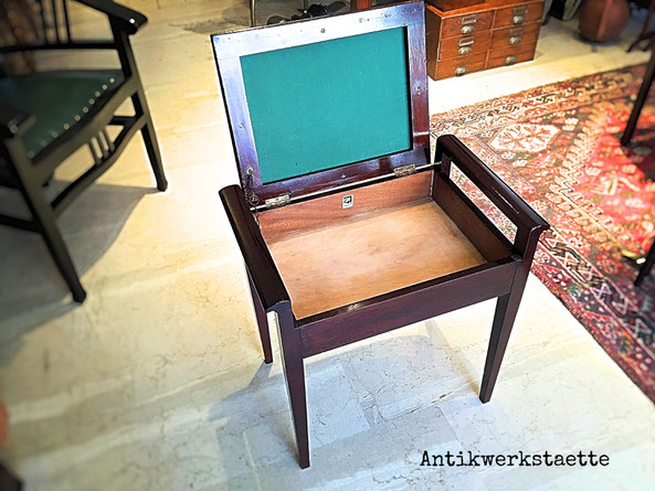 Art Nouveau seat box