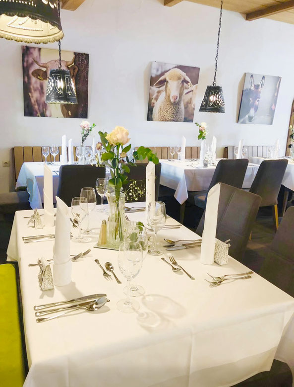 Einblick in unser Restaurant Stall beim festlichen Anlass.
