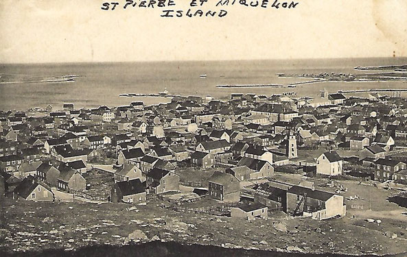 Collection personnelle. Saint Pierre et la rade. Milieu du 20ème siècle.