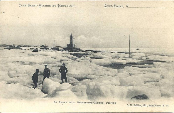 Collection privée. Le phare de la Pointe aux Canons Saint-Pierre-L'hiver début 20ème siècle.