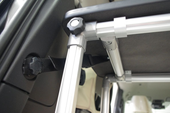 VOXY、NOAH(ヴォクシー、ノア)で車中泊、キャンパーカスタムするならライトキャンパーキットがオススメです。