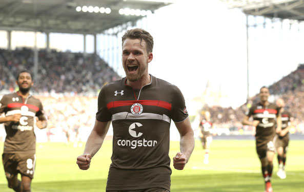 Torjubel nach dem Treffer von Ryo Miyaichi zum 4-2 - Foto: CB