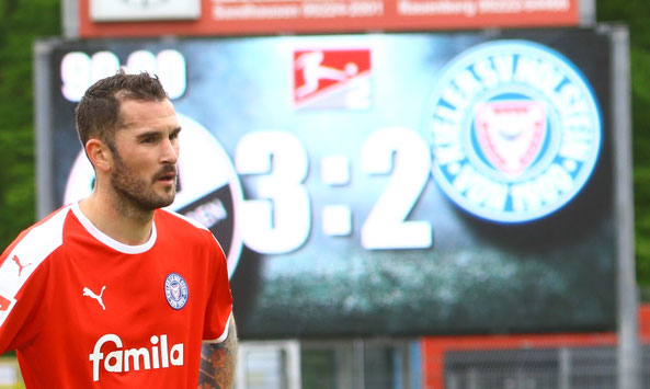 Dominik Schmidt total enttäuscht nach der Niederlage in Sandhausen - Foto: pin