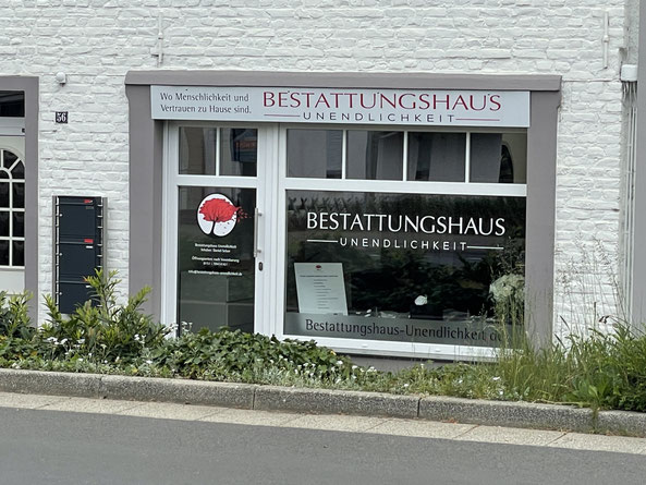 Unser Räumlichkeiten, Bestattungshaus Unendlichkeit Bergisch Gladbach, Bestatter, Bestattungshaus Moitzfeld, würdevolle und exklusive Bestattungen im Raum Köln, Bonn, Leverkusen, Bensberg, Kürten, Oberberg, Bestattungsvorsorge, Bestatter auch in Köln, Lev