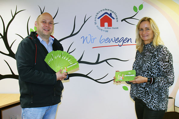 Bild: Citymanager Stephan Eichner und Geschäftsführerin der Mobile Haus-Krankenpflege Kröber GmbH, Birgit Kröber. Foto: Mario Heinke