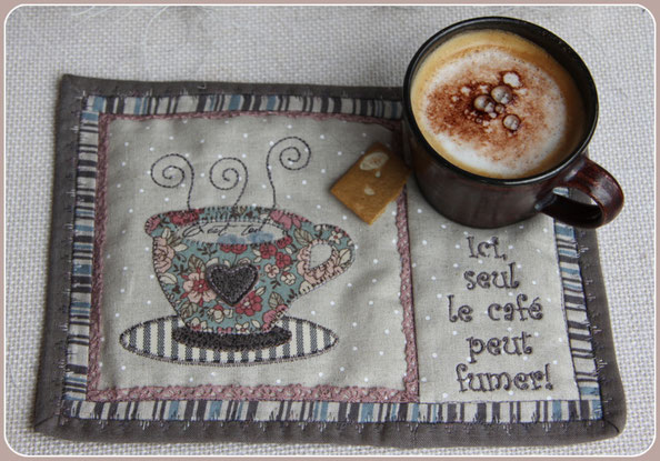 Madame Marie, Aus meinem Atelier, Mug Rug, kleiner Quilt, Untersatz für Tasse